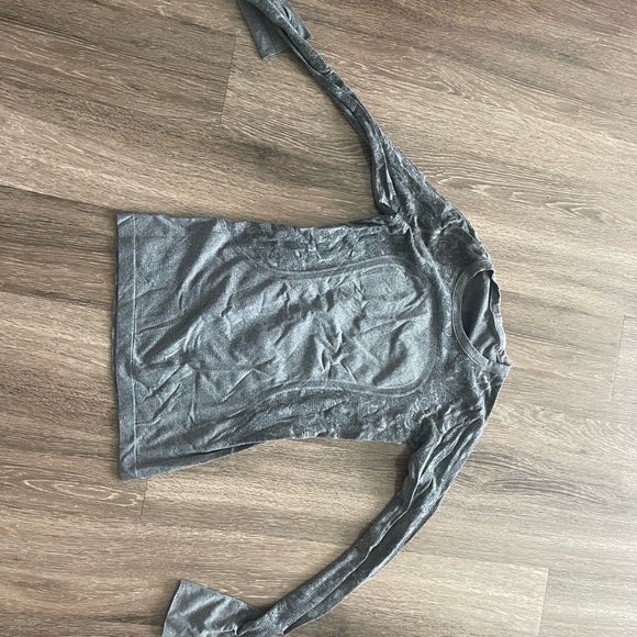 Lululemon Gray Long Sleeve Women's Top - Picture 1 of 4
